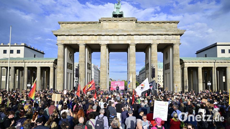 Am Montag demonstrierten in Berlin Menschen gegen die AfD. Bild: Fabian Sommer/dpa