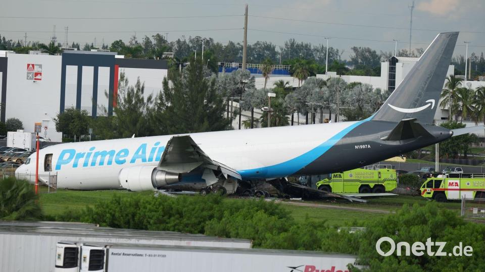 Unfall am Flughafen Miami. Bild: Lynne Sladky/AP/dpa