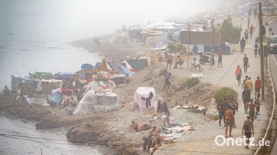 Am Strand von El Trampolín in Ceuta Bild: Marcos Moreno/EUROPA PRESS/dpa