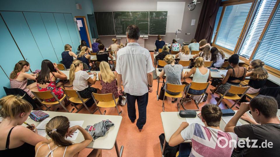 Für die Pisa-Studie werden weltweit Hunderttausende Schülerinnen und Schüler im Alter von 15 Jahren getestet. (Symbolbild) Bild: picture alliance / dpa