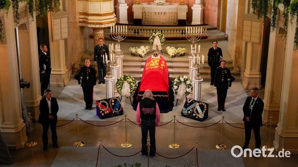 Noch befindet sich der Sarg von König Harald V. in der Schlosskapelle in Oslo. (Archivbild) Bild: Fredrik Varfjell/NTB/dpa