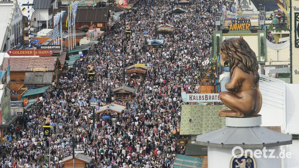 Massen drängen auf der Wiesn. (Archivbild) Bild: Felix Hörhager/dpa
