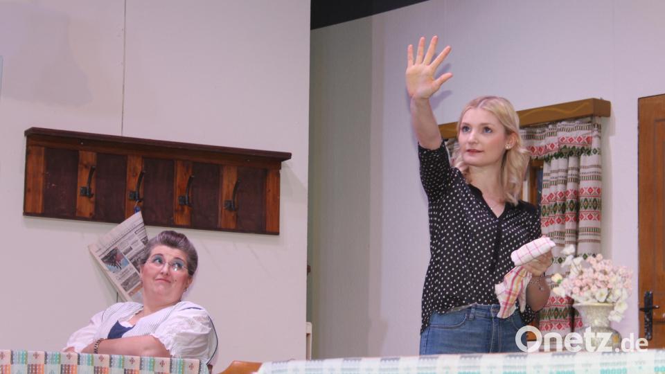 Theaterstück "Feine Damen" der Kolpingsfamilie Oberviechtach. Bild: frd