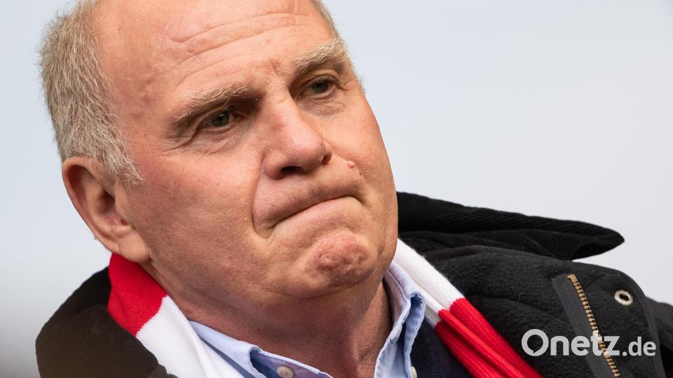 Flop: Die peinliche Pressekonferenz des FC Bayern München mit dem Rundumschlag der Bosse gegen Medien und Experten. Karl-Heinz Rummenigge fordert mehr Respekt und zitiert Artikel 1 des Grundgesetzes: „Die Würde des Menschen ist unantastbar.“ Wenige Minuten später tritt Uli Hoeneß gegen Ex-Spieler Juan Bernat übel nach: „Er hat einen Scheißdreck gespielt.“ (Rudi Gebert) Bild: Swen Pförtner/dpa
