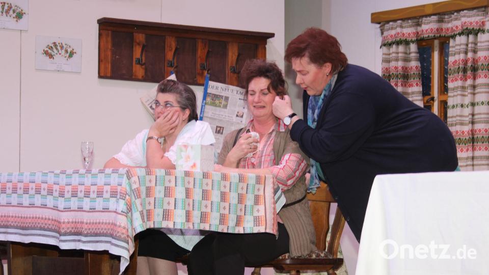 Theaterstück "Feine Damen" der Kolpingsfamilie Oberviechtach. Bild: frd