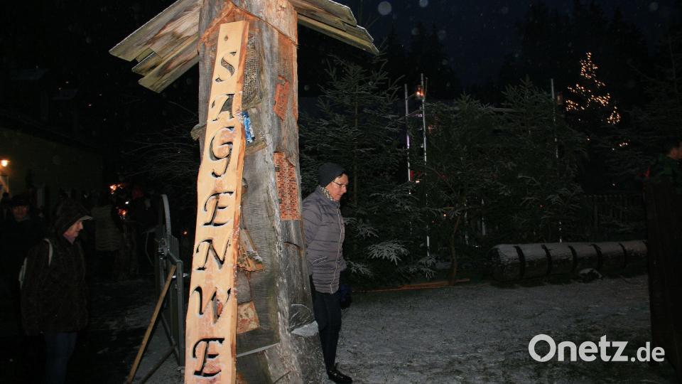 Hinweistafeln markierten den Weg zum Sagenweg Bild: wro