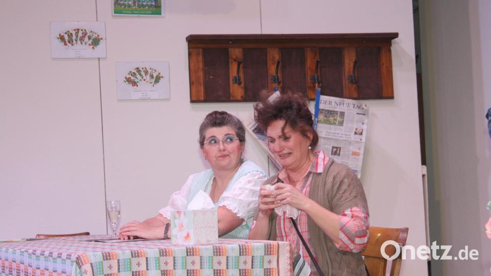 Theaterstück "Feine Damen" der Kolpingsfamilie Oberviechtach. Bild: frd