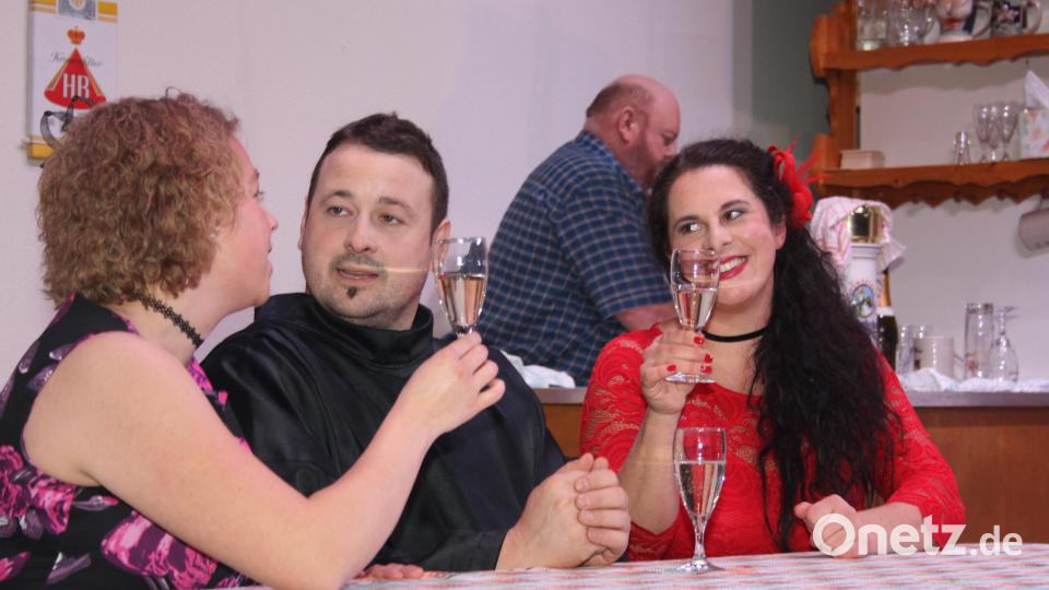 Theaterstück "Feine Damen" der Kolpingsfamilie Oberviechtach. Bild: frd