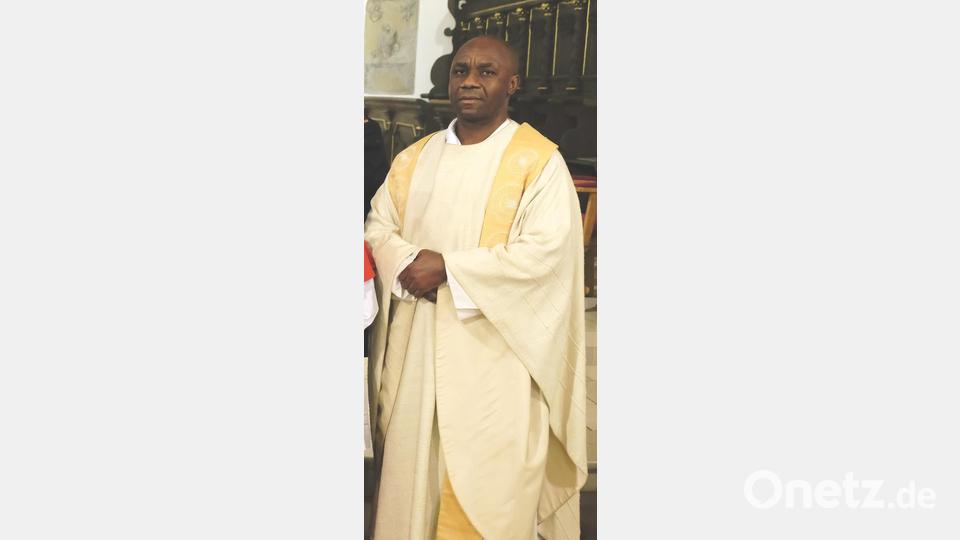 Pfarrvikar Paul Ezenwa träumt von den temperamentvollen Christmas-Songs seines Igbo-Volkes im Südosten Nigerias. Bild: do