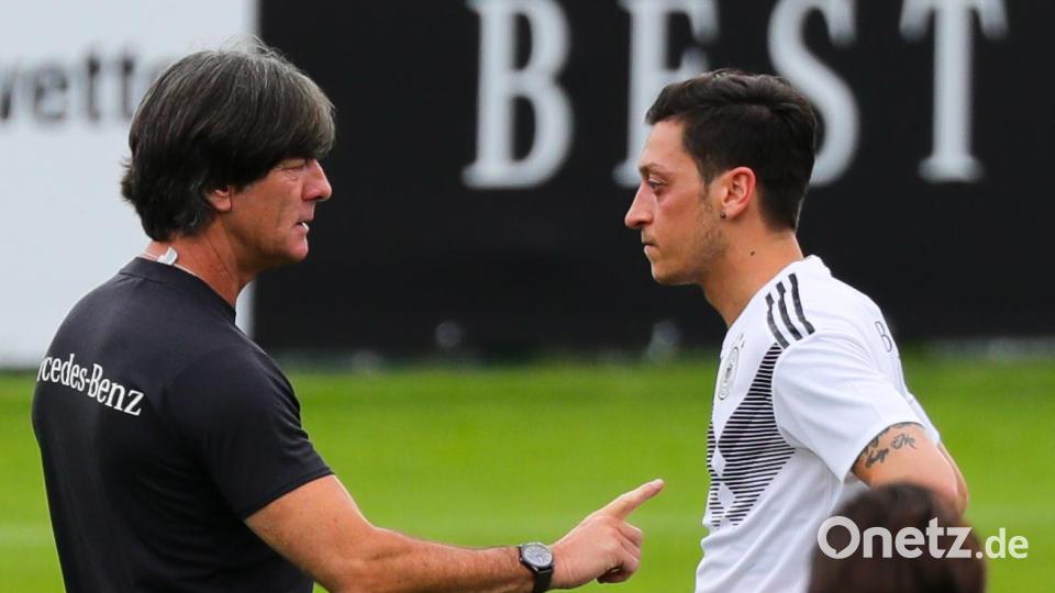 Flop: Mesut Özíl und sein charakterloses Verhalten Bundestrainer Joachim Löw gegenüber. Der hat den Ex-Nationalspieler immer gefördert, unterstützt, verteidigt. Und dann hat Özil nicht den Mut,, nach seinem Rücktritt mit Löw zu sprechen. (Josef Maier) Bild: Christian Charisius/dpa