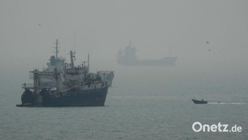 Das US-Militär hat nach eigenen Angaben erneut iranische Tanker angegriffen. (Archivbild) Bild: Vahid Salemi/AP/dpa