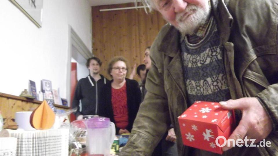 Weihnachten beim CVJM: 80 Menschen wollen an Heiligabend nicht allein sein und feiern gemeinsam. Bild: Monika Isheim, CVJM Amberg