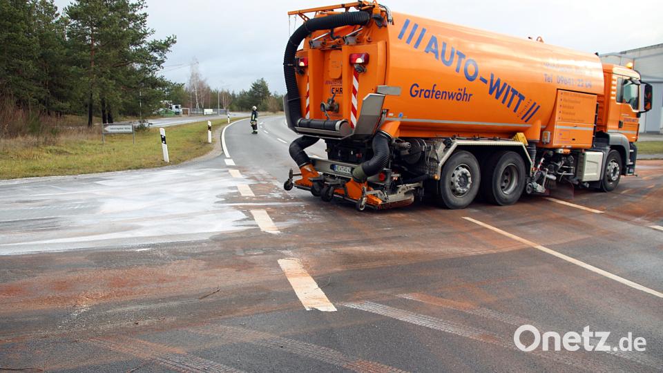 Die Kehrmaschine kommt zum Einsatz. Bild: jma