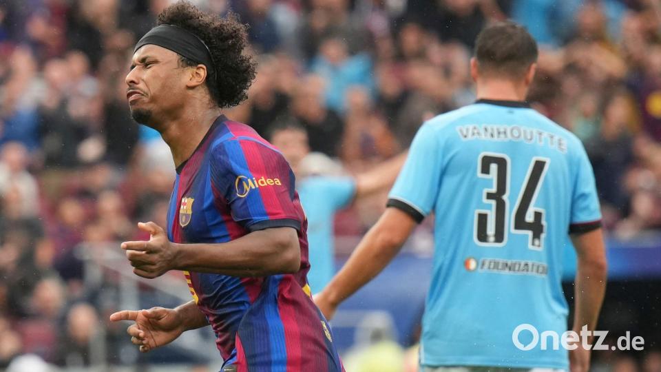 Karim Adeyemi (l) gelang ein herrlicher Treffer für den FC Barcelona. Bild: Emilio Morenatti/AP/dpa