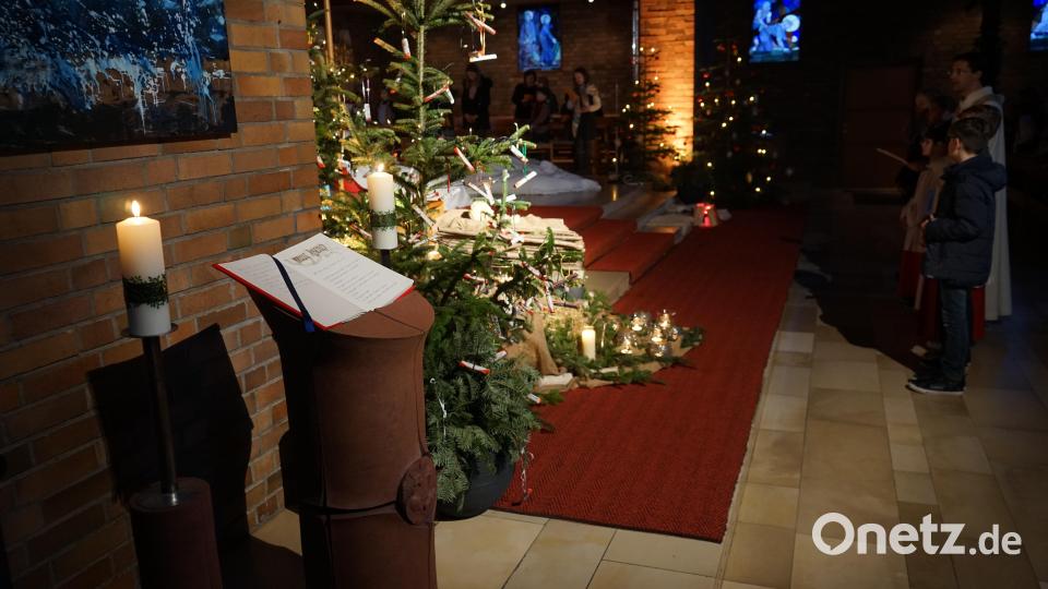 Zur Kinderkrippenfeier war die Pfarrkirche in Dürnsricht bis zum letzten Platz gefüllt. Bild: nib