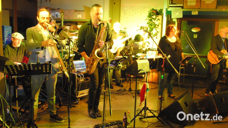 King Size Combo rockt den Weihnachtsfrieden Bild: gag
