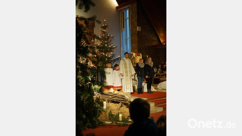 Zur Kinderkrippenfeier war die Pfarrkirche in Dürnsricht bis zum letzten Platz gefüllt. Bild: nib