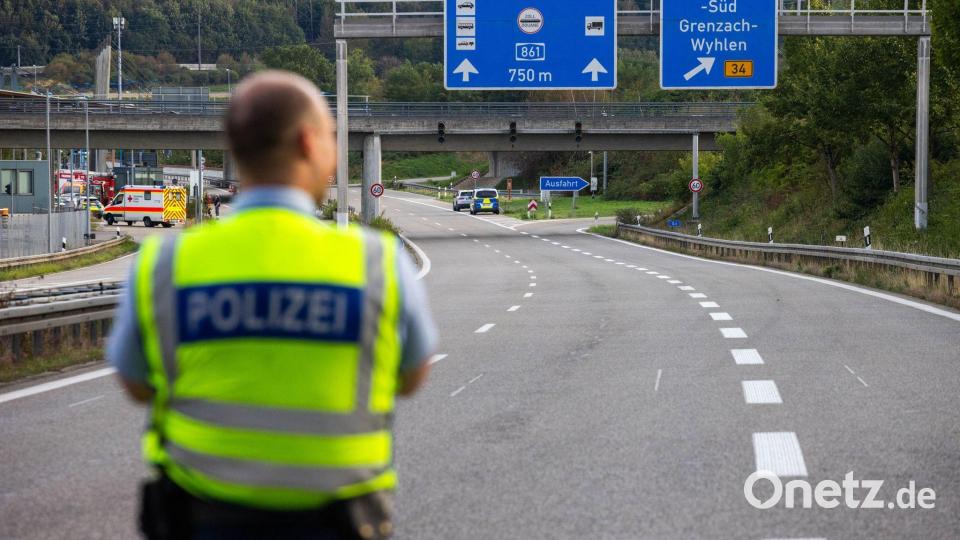 Sieben Stunden lang ging nichts mehr am Grenzübergang. Bild: Philipp von Ditfurth/dpa