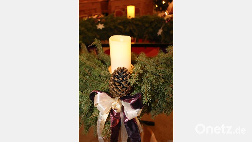 Geschmackvoll geschmückter Adventskranz. Bild: rpp