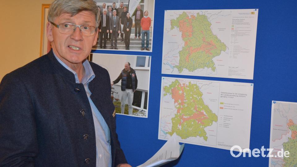 Leitender Landwirtschaftsdirektor Wolfgang Wenisch zeigte sich mit den Landwirten bezüglich Gewässerschutz sehr zufrieden. Bild: jr