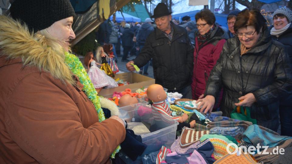 Selbstgestricktes beim Wernersreuther Landvolk. Bild: jr