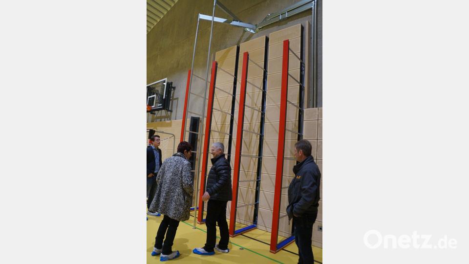 Das Highlight der neuen Turnhalle ist das Multimotion-Center. Durch die in die Leitern eingehängten Bretter ergeben sich vielfältige motivierende Bewegungsmöglichkeiten. Bild: weu