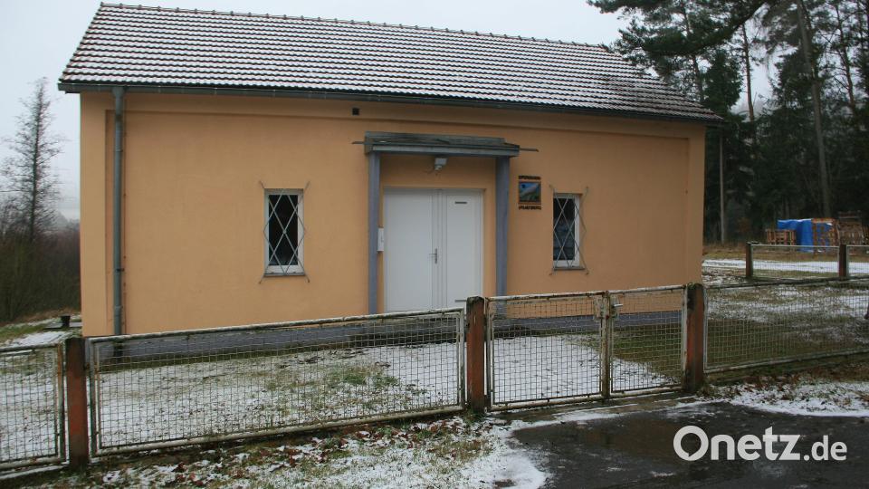 Bereits seit Monaten herrscht am Falkenberger Wasserwerk Stille. Der Markt bezieht sein Trinkwasser bis auf Weiteres von der Steinwaldgruppe. Über die Gebührenerhöhung entschied der Marktrat in der Dezembersitzung. Bild: wro