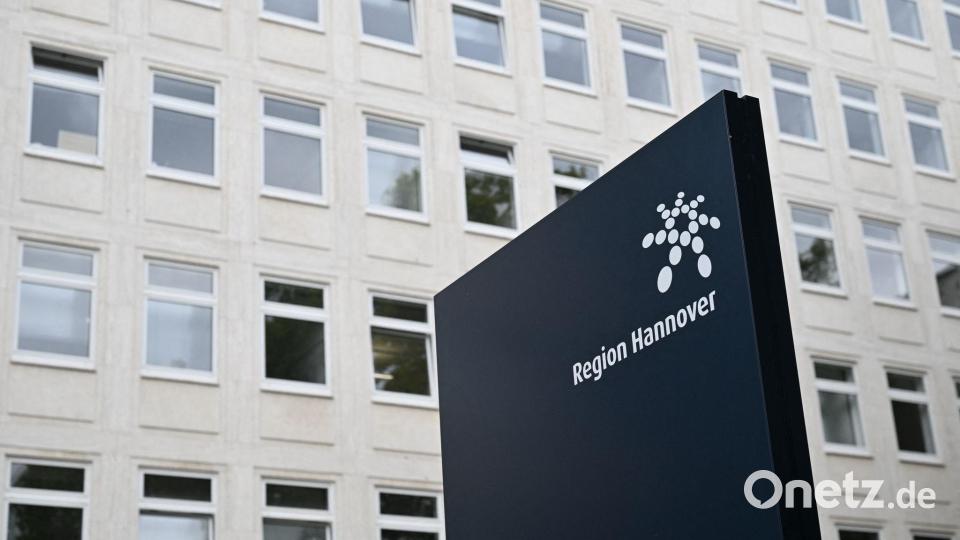 Von seinem Amt als Regionspräsident ist Krach beurlaubt, weil er Spitzenkandidat in Berlin wurde. Bild: Julian Stratenschulte/dpa