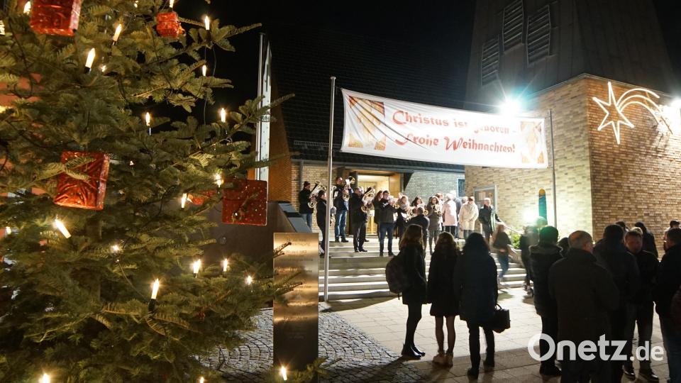 Zur Christmette trafen sich die Gläubigen der Pfarrei Dürnsricht Wolfring und der Expositur Högling in der Pfarrkirche in Dürnsricht. Bild: nib