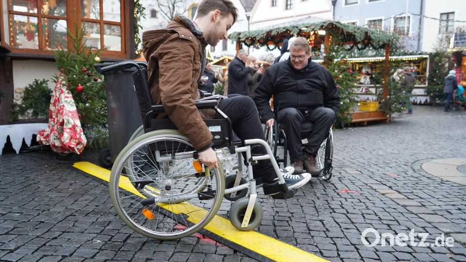 Die Kabelverkleidung ist gut gelöst. Mit dem Rollstuhl darüber zu fahren, ist kein Problem. Bild: gld