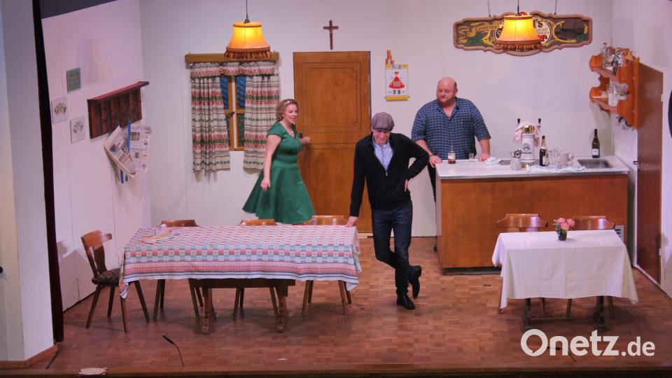 Theaterstück "Feine Damen" der Kolpingsfamilie Oberviechtach. Bild: frd