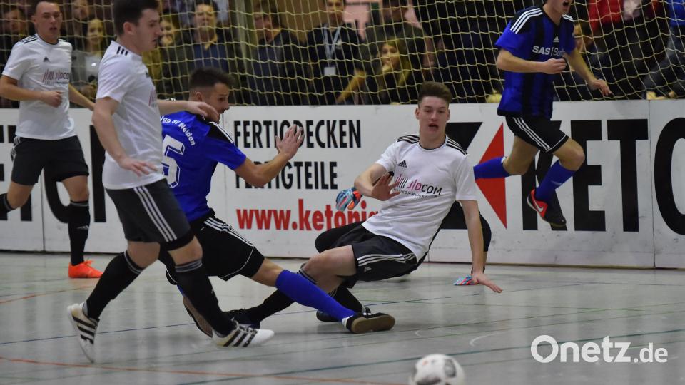 SV Grafenwöhr - SpVgg SV Weiden 2:1 Bild: A. Schwarzmeier