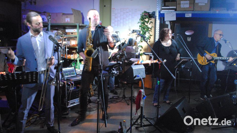 King Size Combo rockt den Weihnachtsfrieden Bild: gag