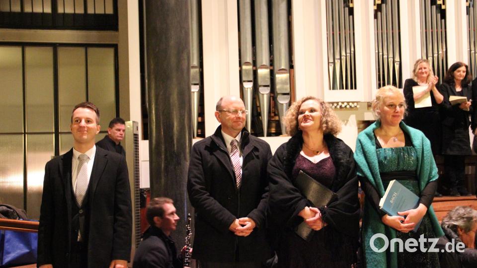 Die Gesangssolisten Manuel Krauß (Bass), Reiner Geißdörfer (Tenor), Christine Mittermair (Alt) und Manuela Spitzkopf (Sopran) (von links). Bild: cog