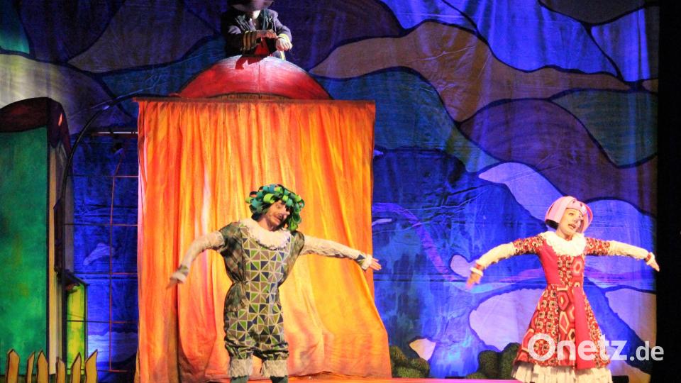 Anstatt zur Schule zu gehen, lässt sich Pinocchio vom Puppentheater hinreissen. Bild: dwi