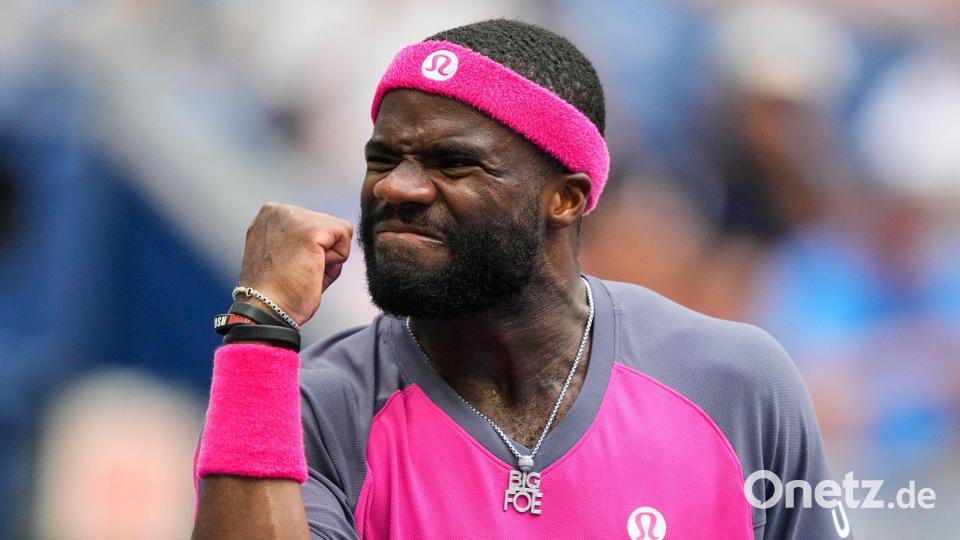 Frances Tiafoe feiert den Sieg nach großem Kampf. Bild: Yuki Iwamura/AP/dpa