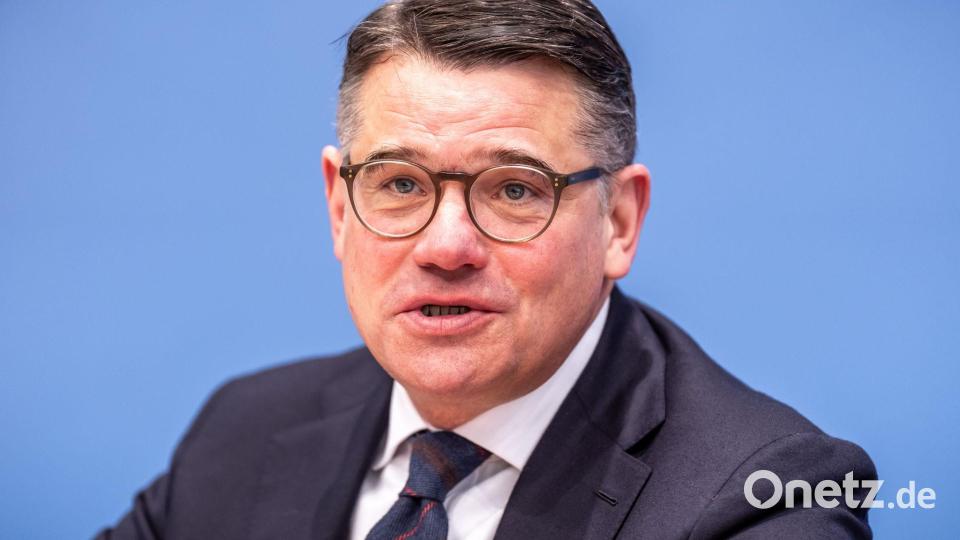 „Ich warne alle zu glauben, dass es eine schnelle Lösung gibt“, sagt Hessens Ministerpräsident Boris Rhein (CDU). (Archivbild) Bild: Michael Kappeler/dpa