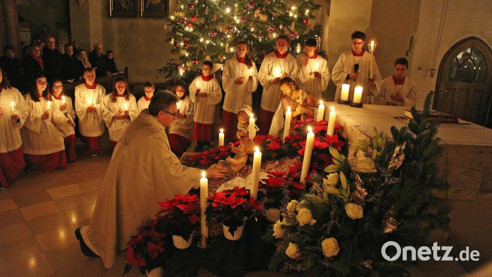 Gott wird Mensch, er wird einer von uns, er sagt ja zu uns“, so Stadtpfarrer Hannes Lorenz in der Christmette. Bild: bph