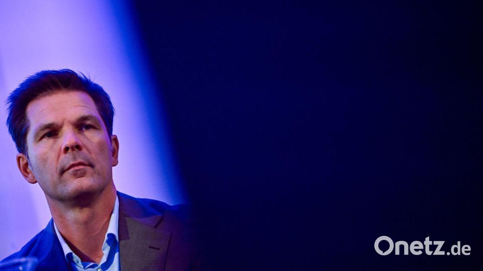 Der Berliner SPD-Spitzenkandidat Steffen Krach steht kurz vor der Wahl wegen Ermittlungen gegen ihn unter Druck. Bild: Sebastian Christoph Gollnow/dpa