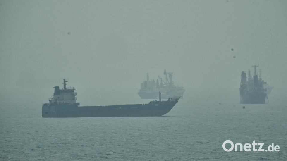 Fünf iranische Öltanker wurden nach US-Angaben angegriffen. (Archivbild) Bild: Vahid Salemi/AP/dpa