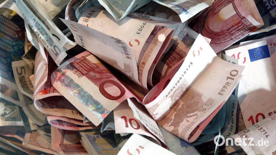 Mehr Geld für Arbeitnehmer Bild: Symbolbild: Jens Wolf/dpa