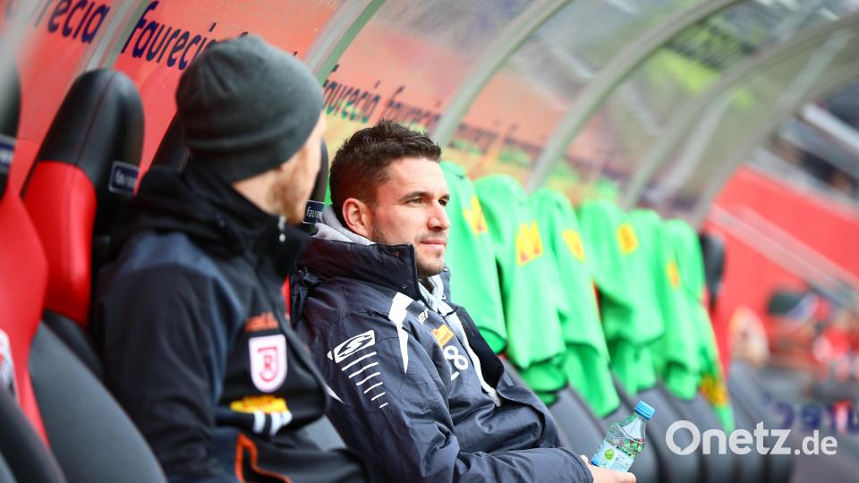 16 Jahn-Tore sitzen heute nur auf der Bank. Bild: Jahn Regensburg
