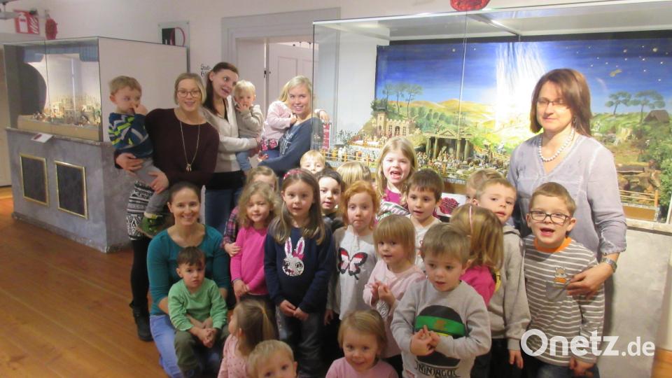 Kinder besuchen das Museumsquartier. Bild: exb