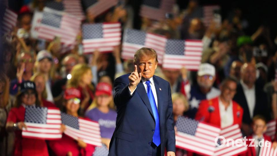 US-Präsident Donald Trump gestikuliert, als er seine Rede auf dem Parteitag der Republikaner beendet. Bild: Julio Cortez/AP/dpa
