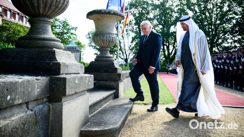 Berlin: Militärische Ehren an der Villa Borsig – Steinmeier empfängt VAE-Präsident Mohammed bin Zayed Bild: Bernd von Jutrczenka/dpa