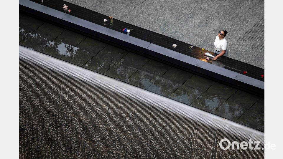 Trauer in New York am 25. Jahrestag der Terroranschläge vom 11. September. Bild: Dave Sanders/The New York Times Pool via AP/dpa