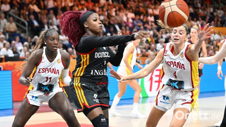 Mit Übersicht: Aufbauspielerin Alexis Peterson-Smalls. Bild: Tobias Schwarzmeier