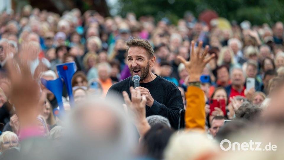 Mark Keller gehört zu den Publikumslieblingen der ZDF-Serie „Der Bergdoktor“. Bild: Peter Kneffel/dpa
