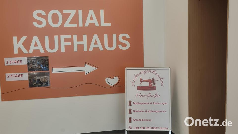 Hier geht's zum Sozialkaufhaus im ersten und zweiten Stock des Gebäudes in der Fichtestraße in Weiden. Bild: Lowak