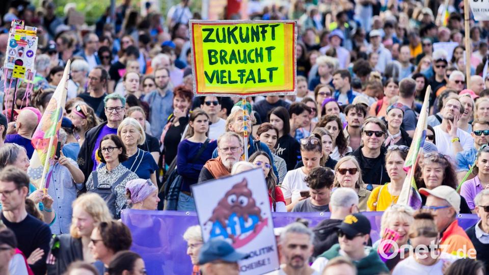 In Berlin zogen sieben Demonstrationszüge sternförmig durch die Stadt - nach Polizeiangaben kamen 18.000 Menschen. Bild: Christoph Soeder/dpa
